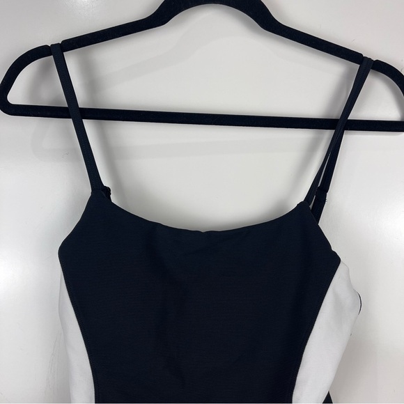 NEW WILO the Label Ribbed Color Block One Piece Swimsuit Women's Size Small - Picture 3 of 10